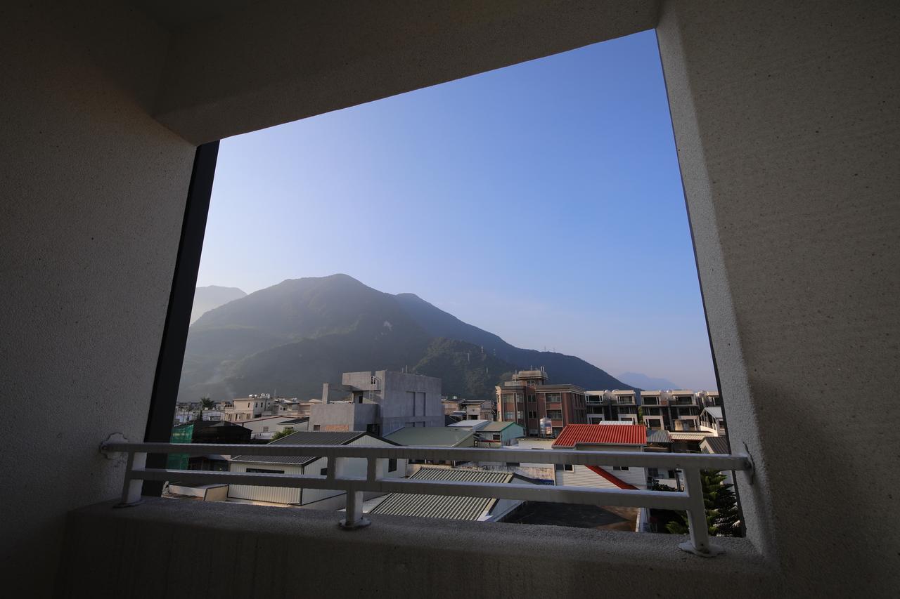 五葉松民宿-電梯民宿 近慈濟中小學及慈科大及人社院 Hualien Exterior foto